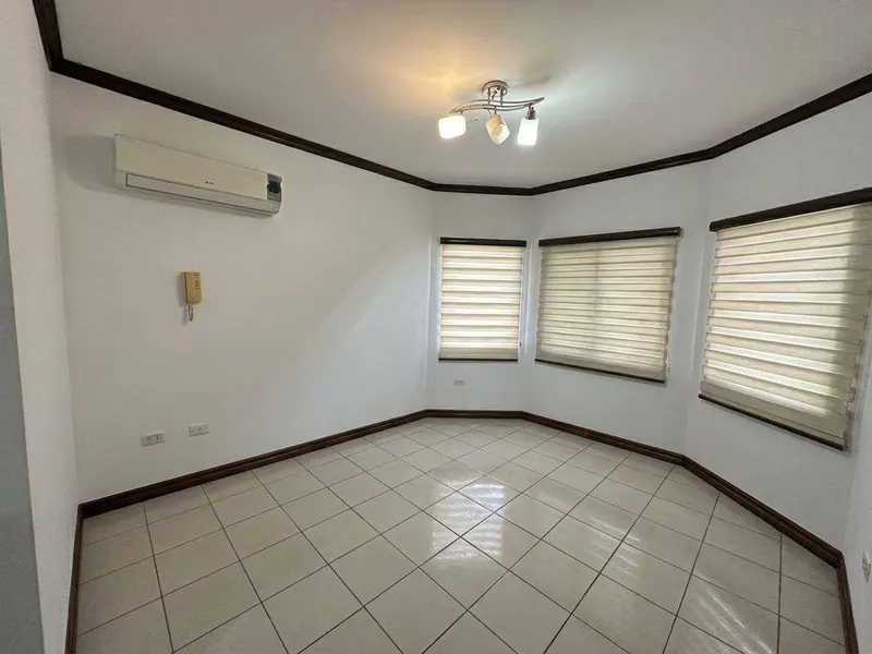 3-bedroom house for sale in the Virgen de Guadalupe gated community: foto 5 de 8