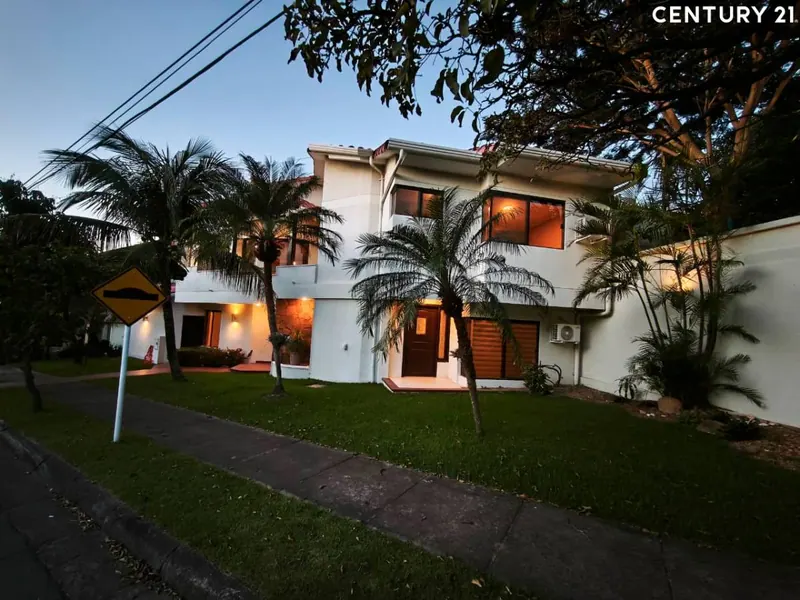 3-bedroom house for sale in the Ciudad Jardín gated community: foto 2 de 39