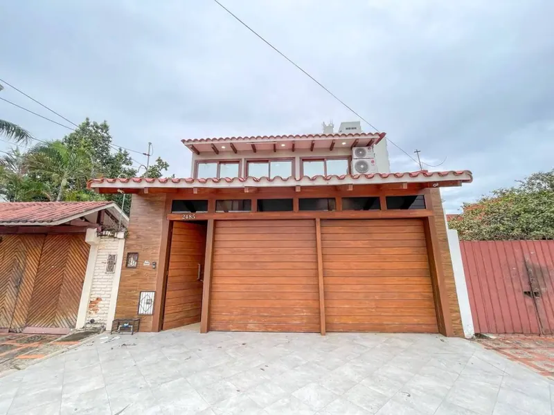 Departamento dúplex amoblado de 3 dormitorios en alquiler, Zona Este: foto 1 de 19
