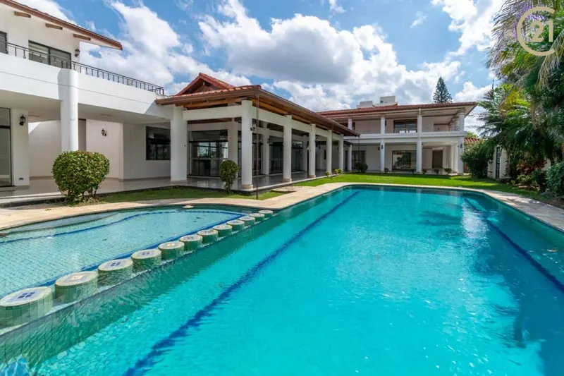 Corporate house for rent on Avenida Alemana, North Zone: foto 11 de 36