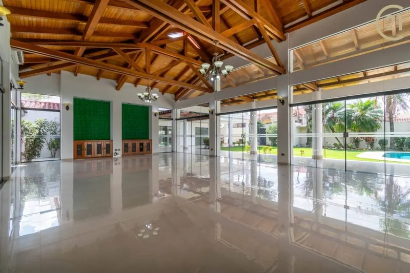 Corporate house for rent on Avenida Alemana, North Zone: foto 14 de 36