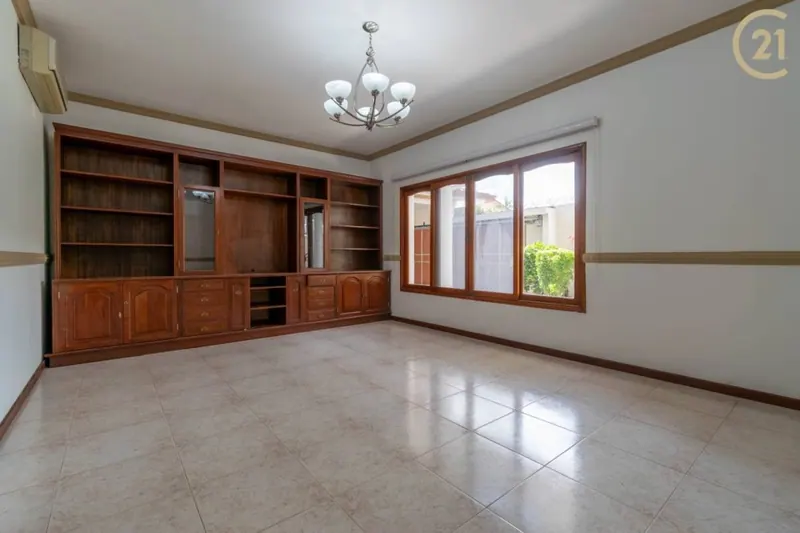 Corporate house for rent on Avenida Alemana, North Zone: foto 19 de 36