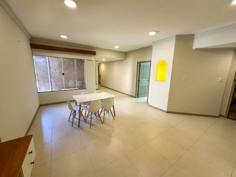Departamento de 2 dormitorios en venta en edificio Iguazú, Equipetrol: foto 4 de 10