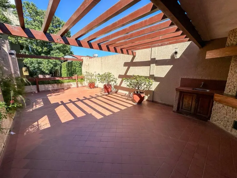 Departamento de 2 dormitorios en venta en edificio Iguazú, Equipetrol: foto 9 de 10
