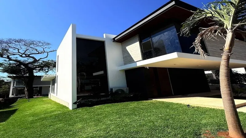 Two brand-new houses for sale in Urubó Golf, 1,172 m² lot: foto 1 de 23