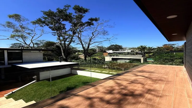Two brand-new houses for sale in Urubó Golf, 1,172 m² lot: foto 2 de 23