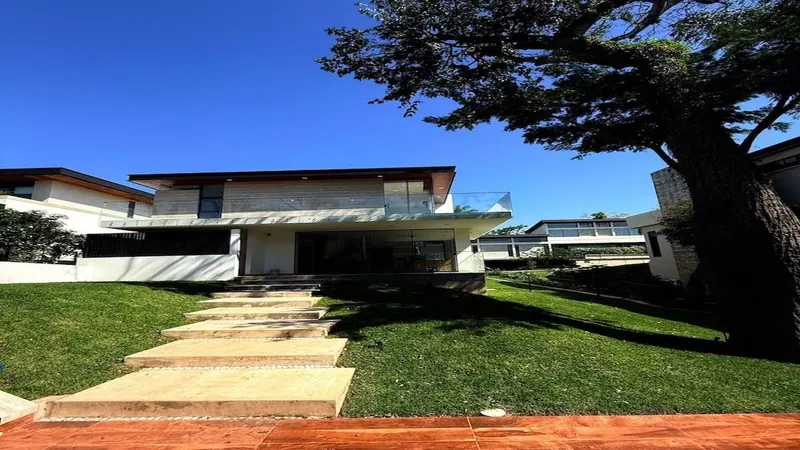 Two brand-new houses for sale in Urubó Golf, 1,172 m² lot: foto 11 de 23