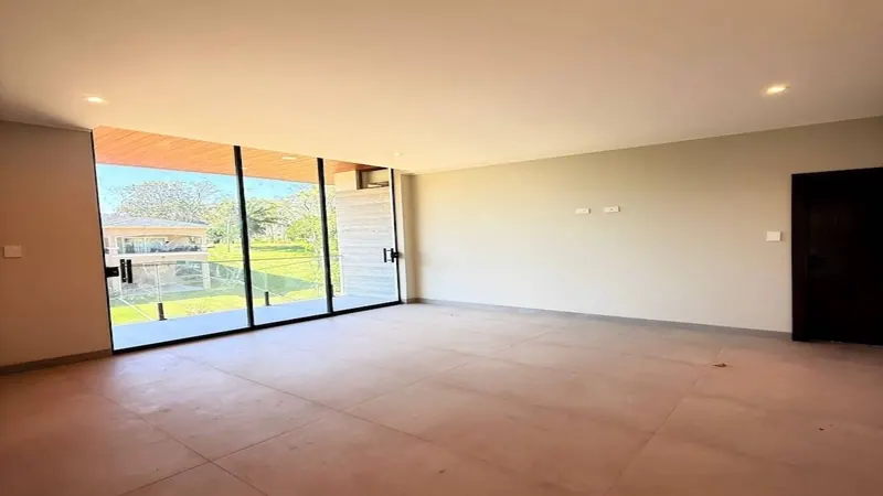 Two brand-new houses for sale in Urubó Golf, 1,172 m² lot: foto 14 de 23