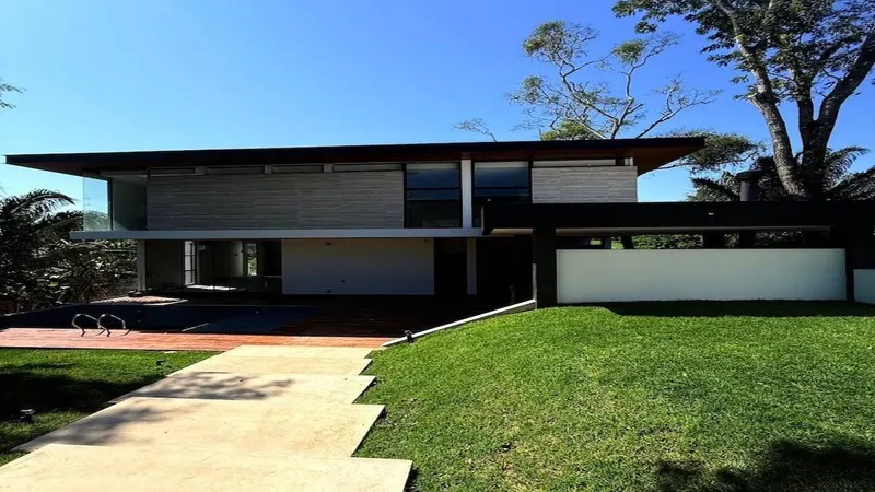 Two brand-new houses for sale in Urubó Golf, 1,172 m² lot: foto 16 de 23