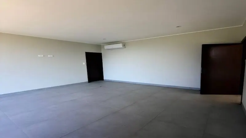 Two brand-new houses for sale in Urubó Golf, 1,172 m² lot: foto 19 de 23
