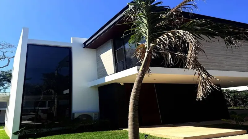 Two brand-new houses for sale in Urubó Golf, 1,172 m² lot: foto 21 de 23