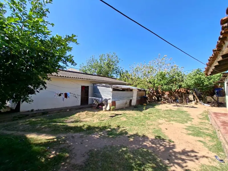 Terreno de 387,77 m² con casa en venta en la Zona Este, 3er anillo: foto 3 de 11