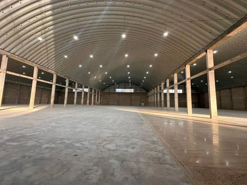 Galpones de 5.512 m² en alquiler en el Parque Industrial: foto 9 de 12