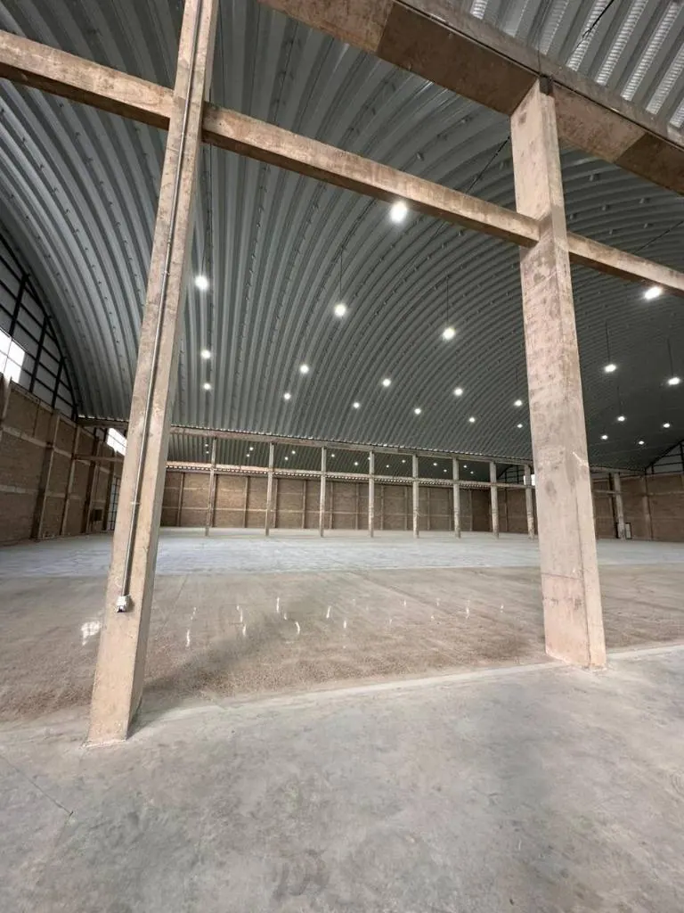 Galpones de 5.512 m² en alquiler en el Parque Industrial: foto 10 de 12