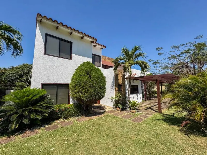 Casa amoblada en alquiler en el condominio Jardines del Urubó: foto 4 de 22