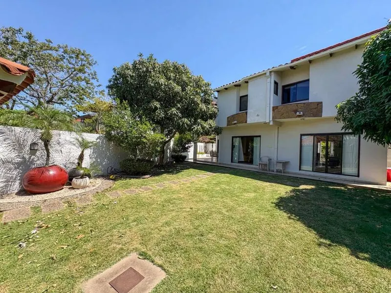 Casa amoblada en alquiler en el condominio Jardines del Urubó: foto 17 de 22