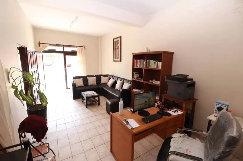 Casa con departamento independiente en venta en Santa Rosita: foto 2 de 14