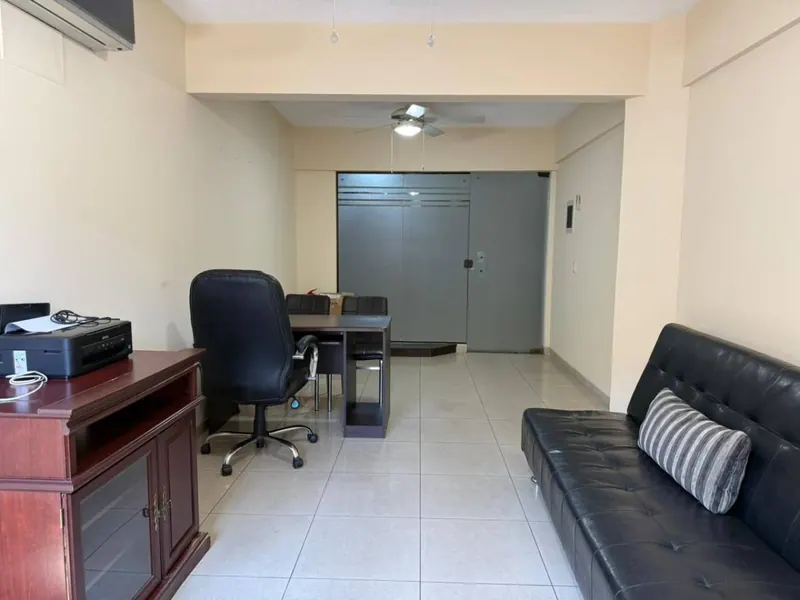 24.68 m² office with garage for sale in La Casona, North Zone: foto 2 de 8