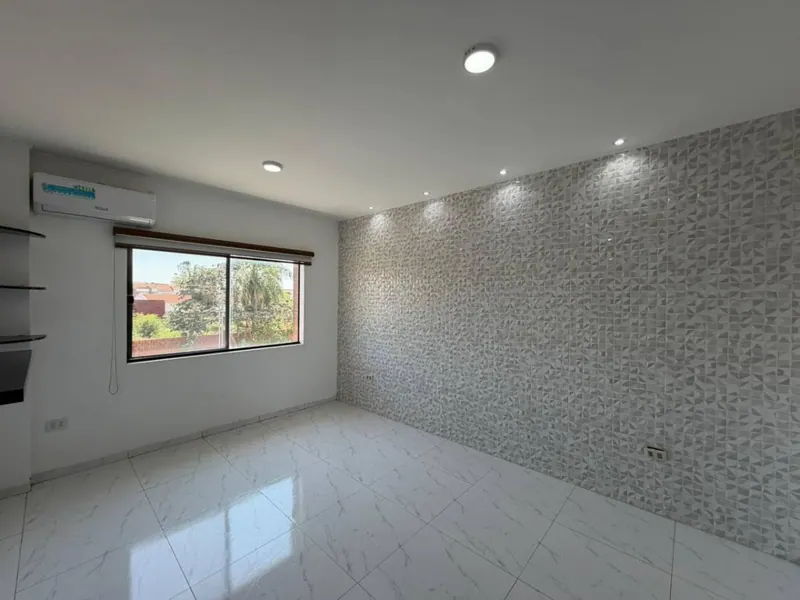 Casa de 3 dormitorios en suite en venta en la Zona Norte: foto 4 de 20