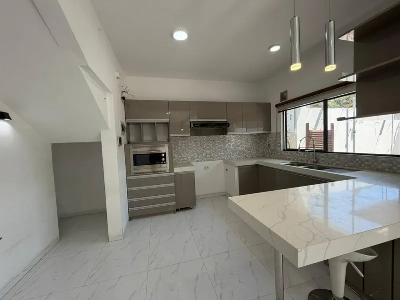 Casa de 3 dormitorios en suite en venta en la Zona Norte: foto 8 de 20