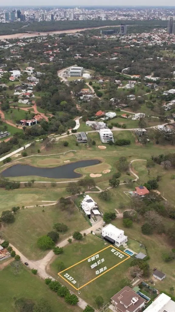 Terreno de 1.060,47 m² en venta en Urubó Golf, módulo 3: foto 1 de 4