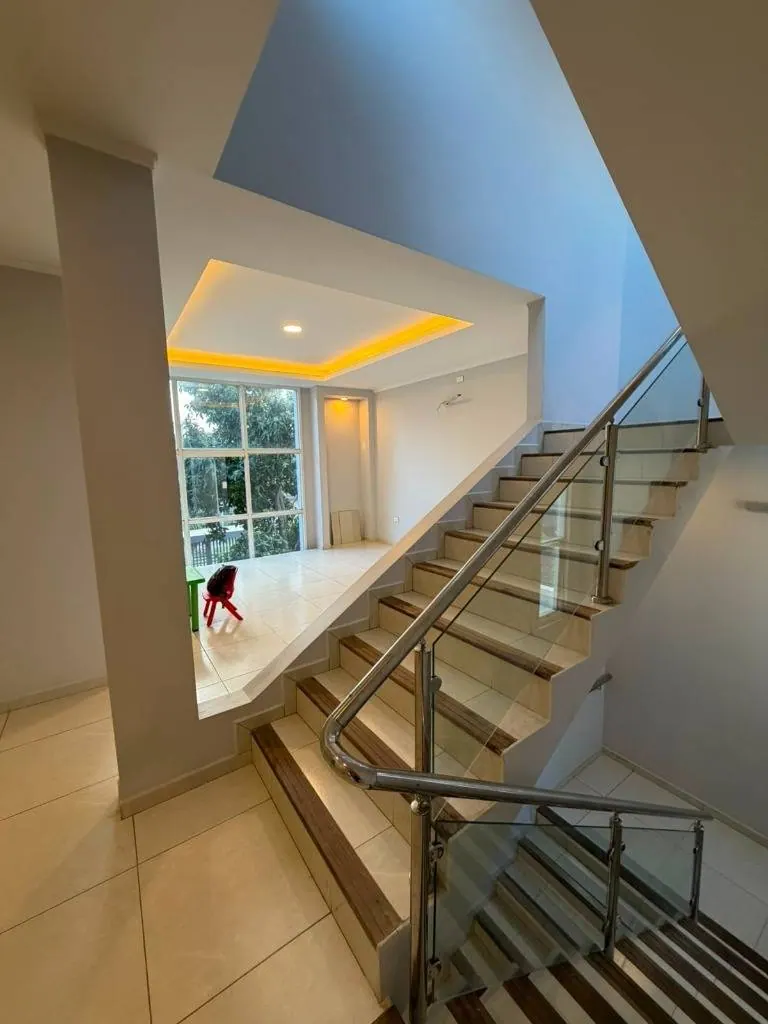 Casa de 4 dormitorios en venta en la Zona Norte, calle Pompeya: foto 2 de 8