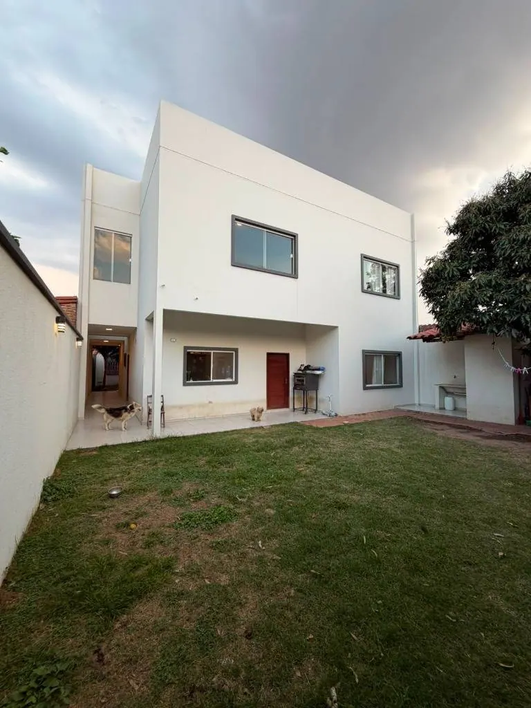 Casa de 4 dormitorios en venta en la Zona Norte, calle Pompeya: foto 3 de 8