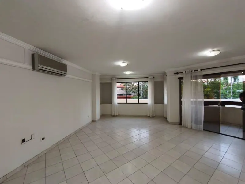 Departamento de 3 dormitorios en venta en Equipetrol, 163 m²: foto 4 de 18