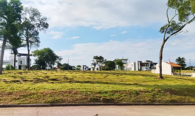 Terreno de 898 m² en venta en el condominio Florida 1, Urubó: foto 3 de 7