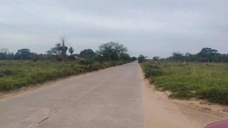 300 m² lot for sale in the Patiti development, Warnes: foto 1 de 7