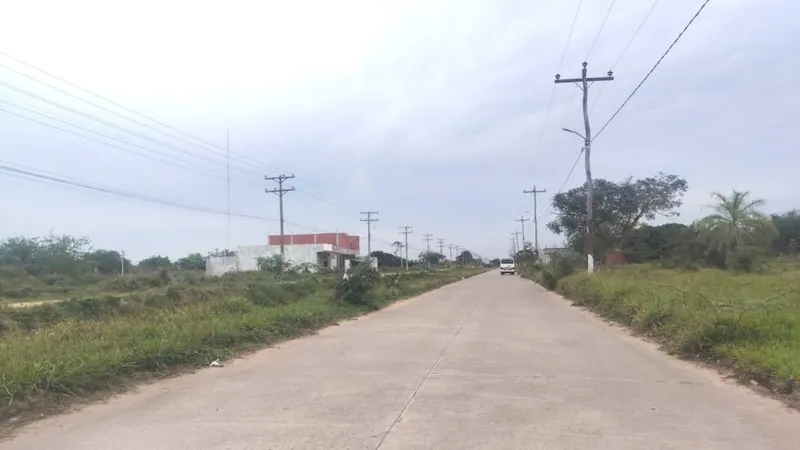 300 m² lot for sale in the Patiti development, Warnes: foto 3 de 7