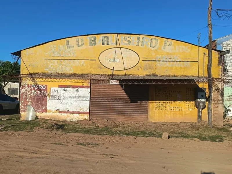 Lot with warehouse and house for sale on the highway in Pailón: foto 2 de 15