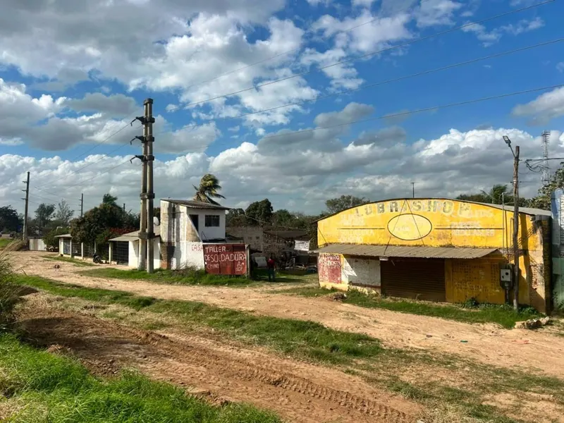 Lot with warehouse and house for sale on the highway in Pailón: foto 4 de 15