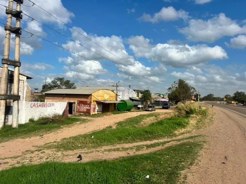 Lot with warehouse and house for sale on the highway in Pailón: foto 7 de 15