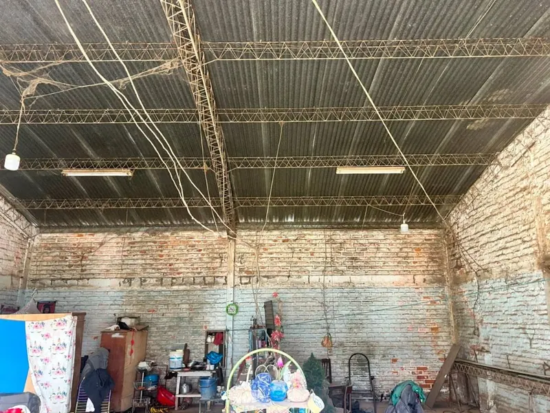 Lot with warehouse and house for sale on the highway in Pailón: foto 11 de 15