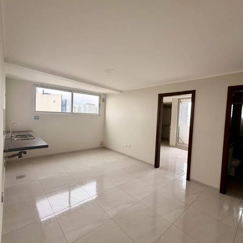 2-bedroom apartment for sale in Equipetrol, Black and White: foto 2 de 10