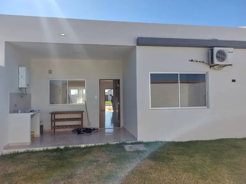 Casa de 3 dormitorios en venta en el condominio Los Ángeles, Zona Este: foto 8 de 9