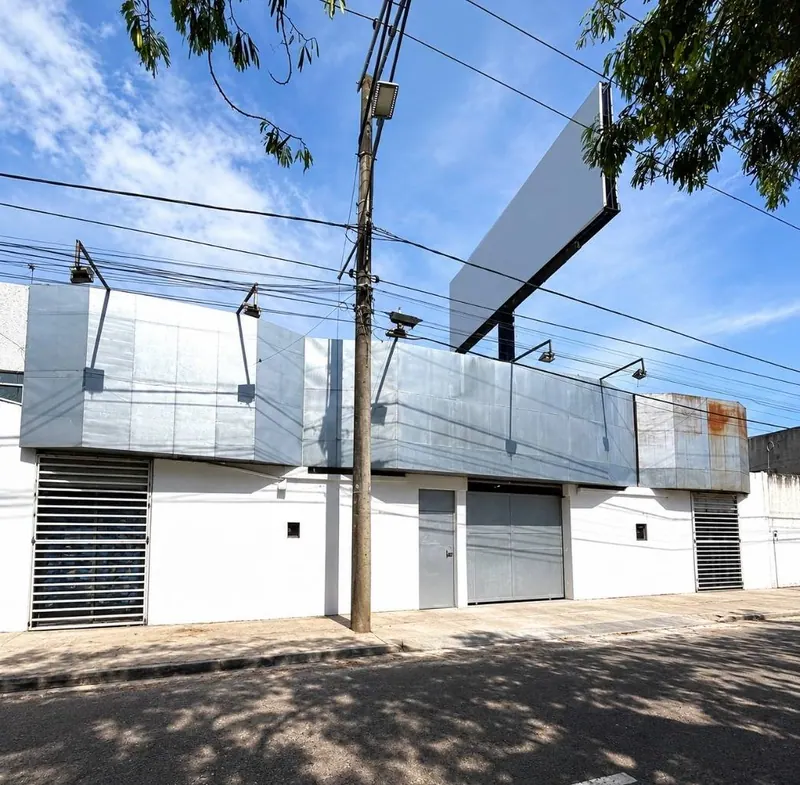 Galpón de 800 m² en alquiler sobre el segundo anillo, Zona Oeste