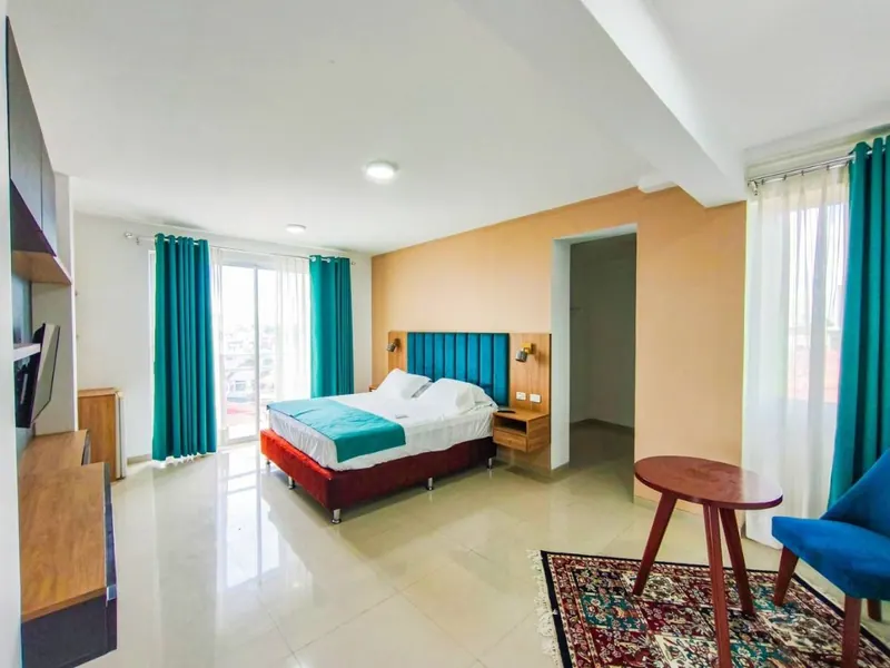 Edificio de 14 pisos en venta sobre el segundo anillo: foto 14 de 35