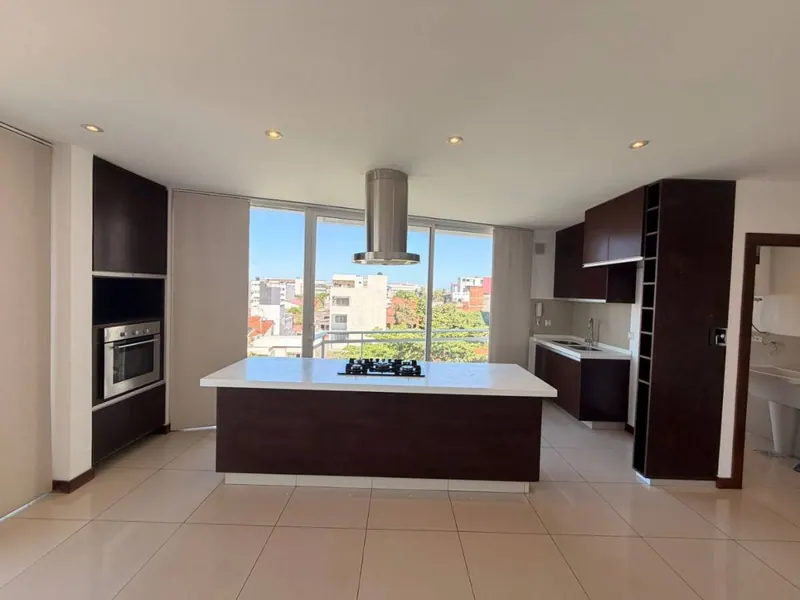 Departamento de 2 dormitorios en alquiler en el condominio Chronos: foto 1 de 10