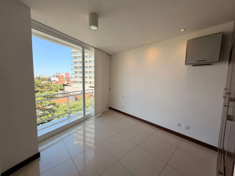 Departamento de 2 dormitorios en alquiler en el condominio Chronos: foto 3 de 10