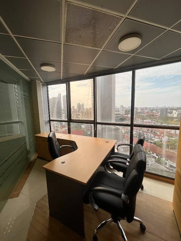 Oficina de 180,20 m² en venta en Torre Equipetrol, Equipetrol: foto 4 de 8