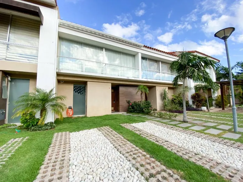 Casa amoblada en alquiler en el condominio Palma Dorada, Zona Oeste