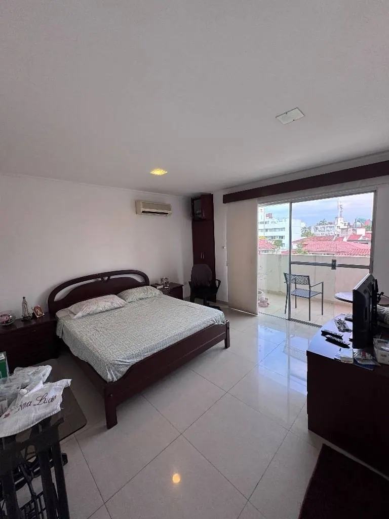 Departamento de 3 dormitorios en venta en Torre del Parque, Equipetrol: foto 12 de 13