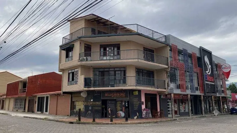 Edificio comercial y habitacional en venta en el centro, calle Sucre: foto 1 de 1
