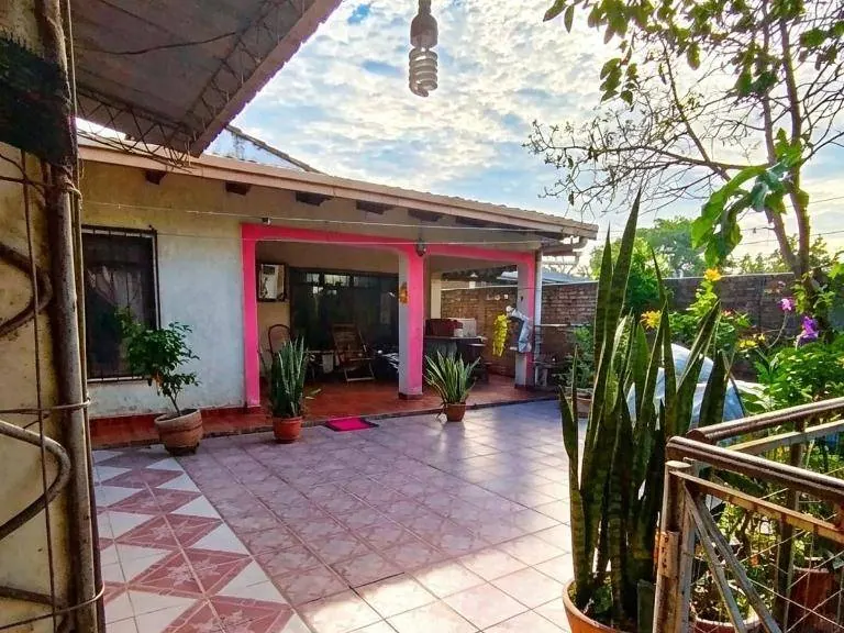 Casa de uso mixto con tienda en venta en la Zona Este, 426,84 m²: foto 4 de 10