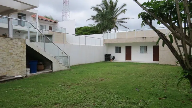 Casa de 5 dormitorios con piscina en venta en Villa Bonita, Urubó: foto 2 de 20