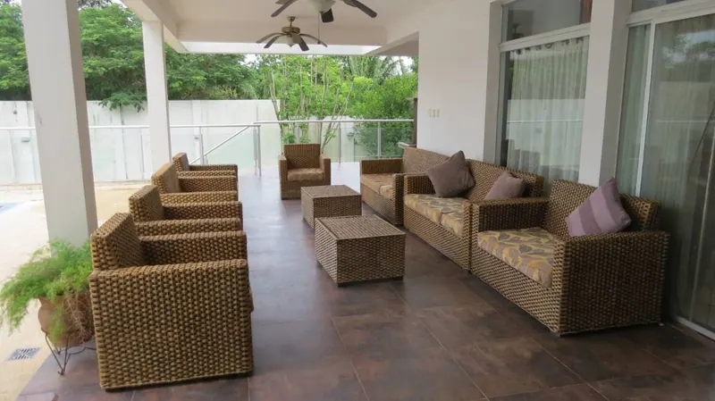 Casa de 5 dormitorios con piscina en venta en Villa Bonita, Urubó: foto 5 de 20