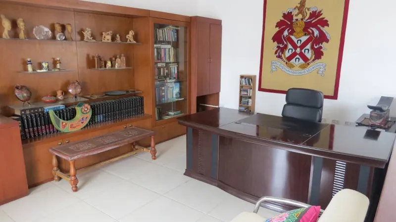 Casa de 5 dormitorios con piscina en venta en Villa Bonita, Urubó: foto 20 de 20