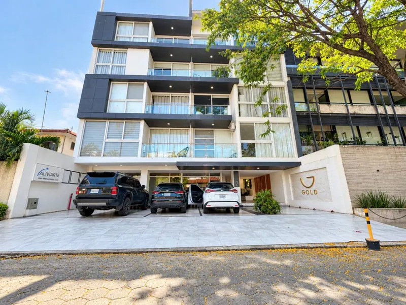 Departamento de 1 dormitorio en venta en el edificio Gold, Equipetrol: foto 1 de 11
